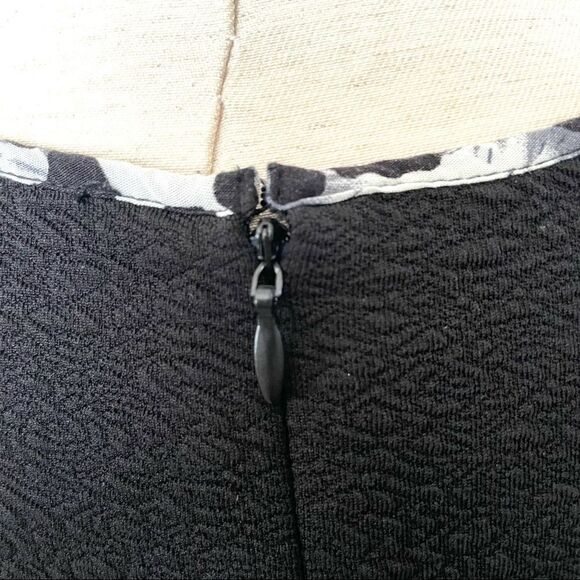 Black 3/4 sleeve dress with leopard trim - Picture 9 of 11